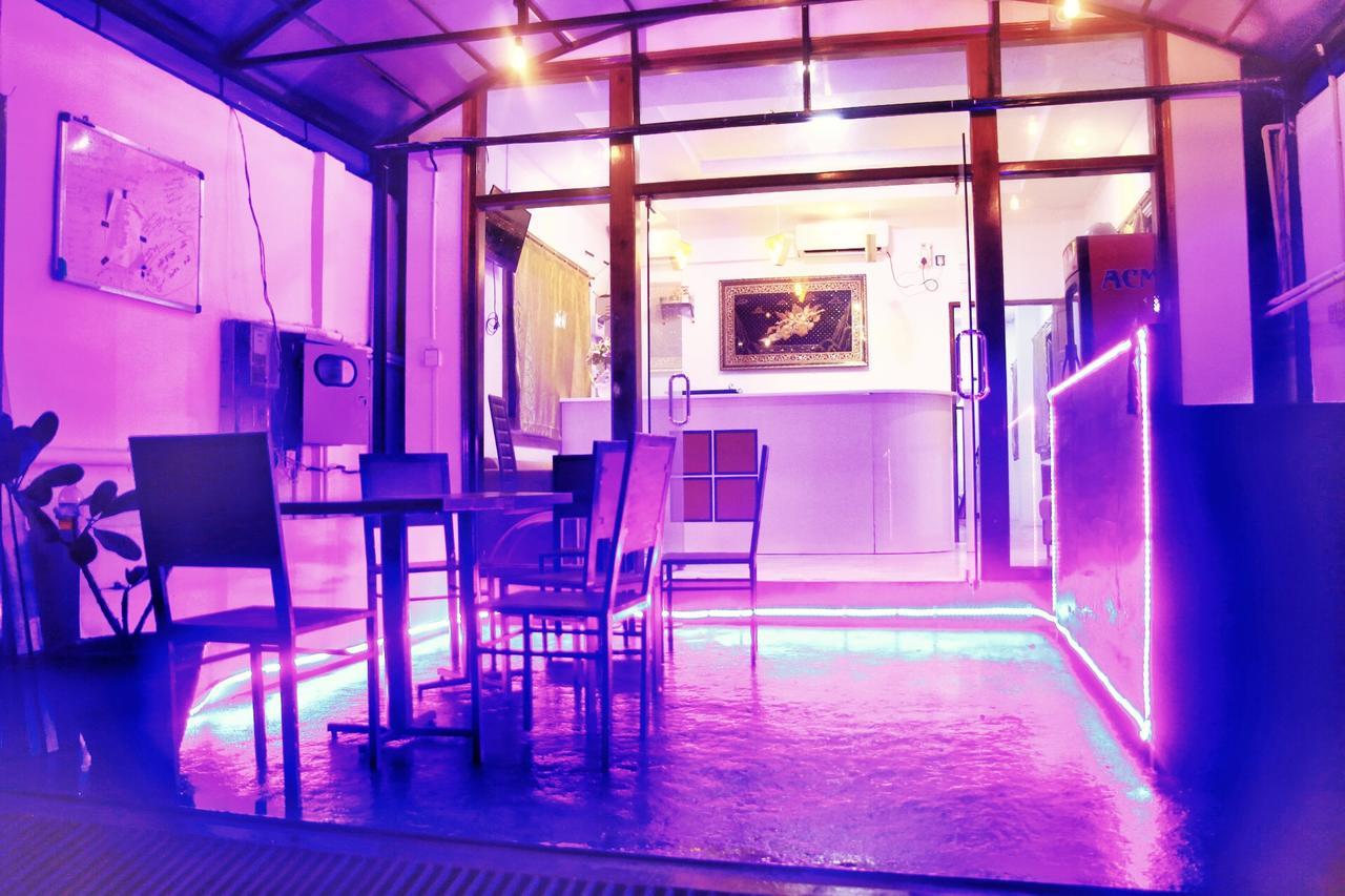 The Lodge Yangon Poshtel Zewnętrze zdjęcie