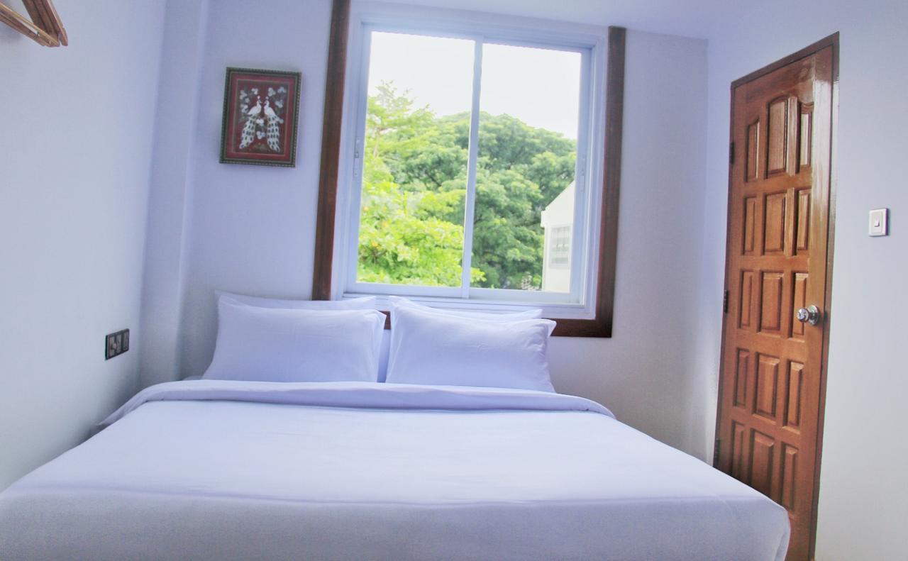 The Lodge Yangon Poshtel Zewnętrze zdjęcie