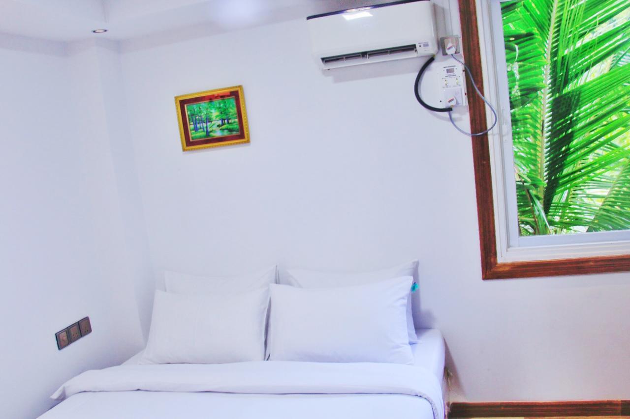 The Lodge Yangon Poshtel Zewnętrze zdjęcie