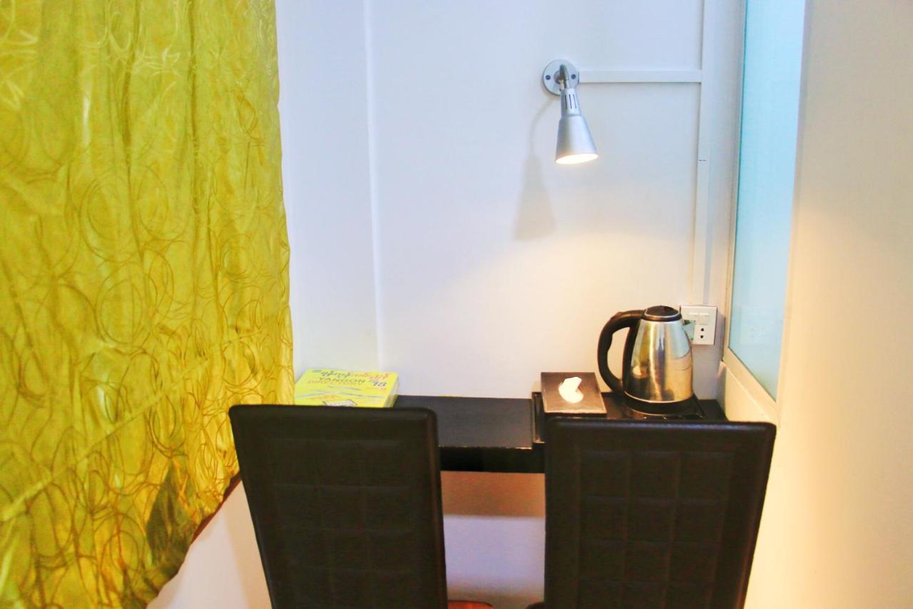 The Lodge Yangon Poshtel Zewnętrze zdjęcie