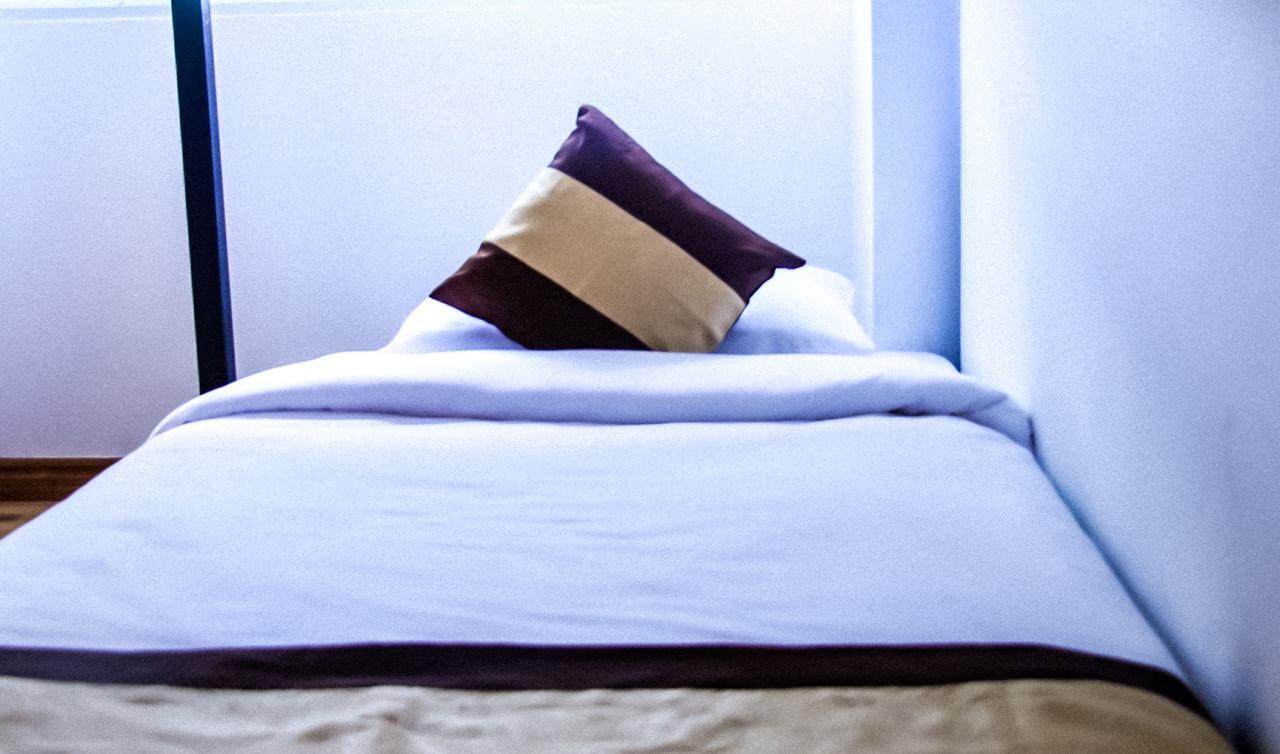 The Lodge Yangon Poshtel Zewnętrze zdjęcie
