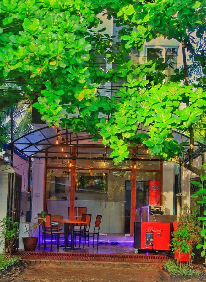 The Lodge Yangon Poshtel Zewnętrze zdjęcie