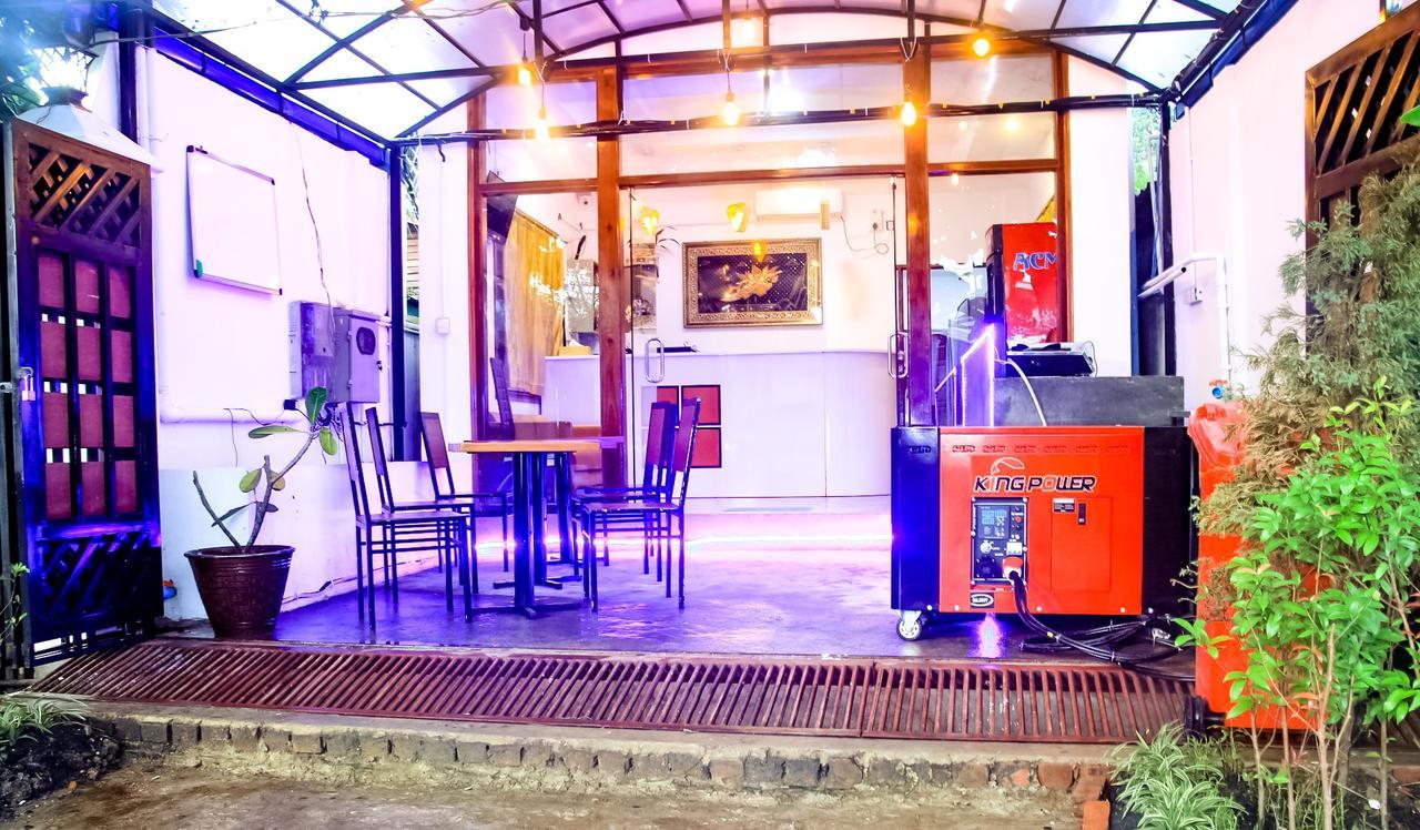 The Lodge Yangon Poshtel Zewnętrze zdjęcie